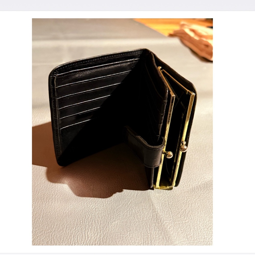 VINTAGE Coach Black Leather Kiss Lock Wallet